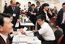 �̌��E�Ζʃu�[�X